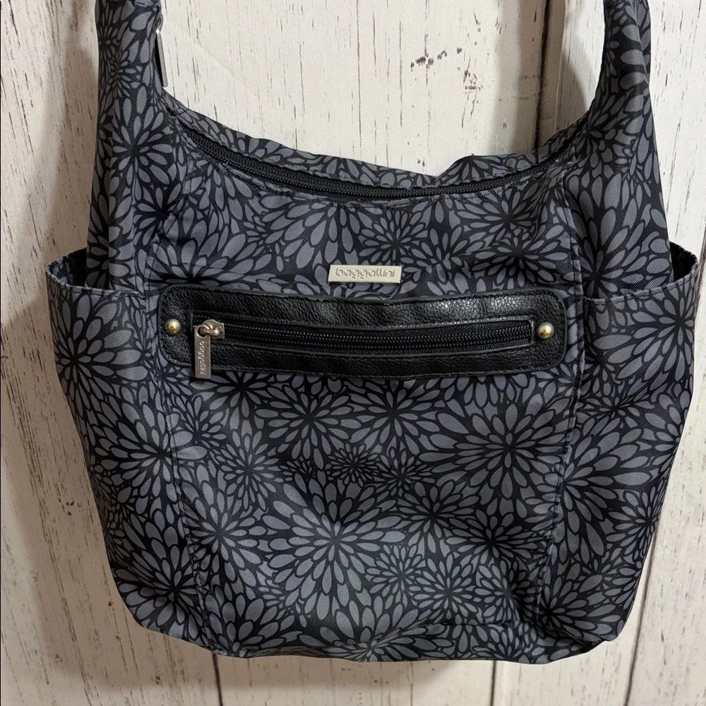 Baggallini Chic Black and Gray Floral Shoulder Bag